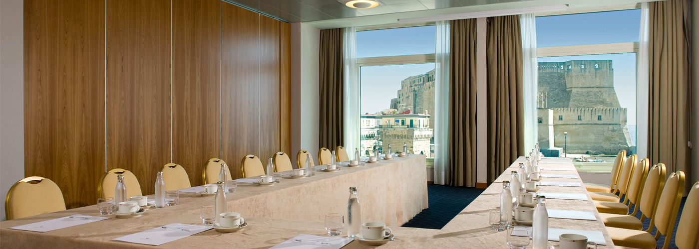 The Royal Continental has a large conference centre, on the seafront of Naples.